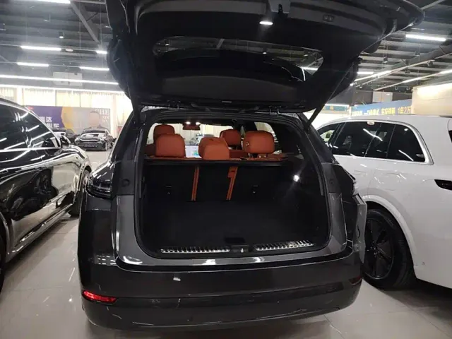Li Auto L7 — Фото автомобиля 18
