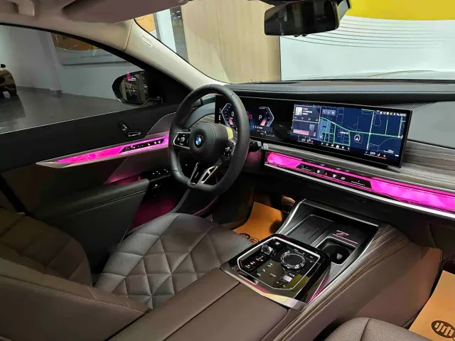 BMW 7 Series — Фото автомобиля 10