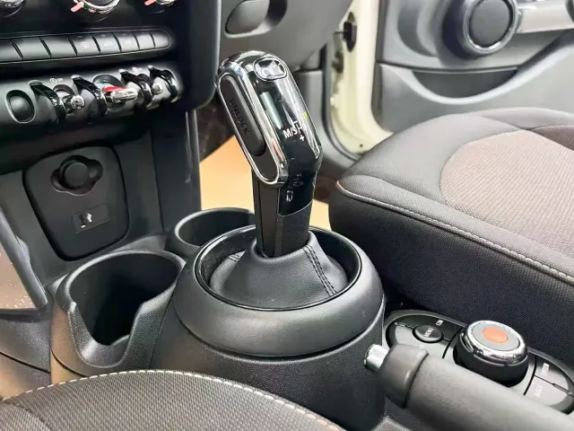 MINI Hatch — Фото автомобиля 12