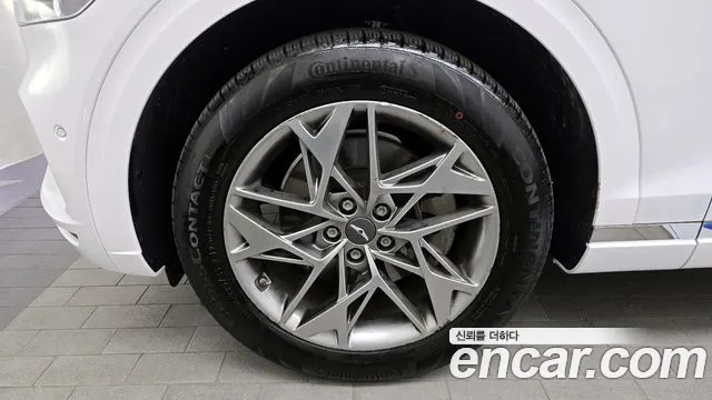 Genesis GV70 2.5T Бензин 2WD — Фото автомобиля 5