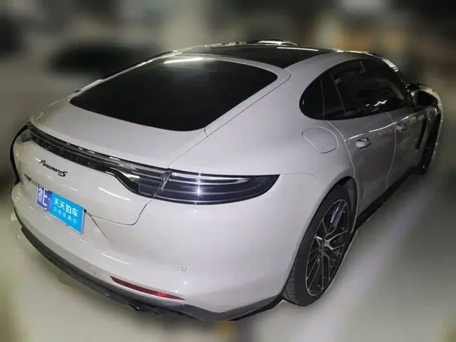 Porsche Panamera — Фото автомобиля 5