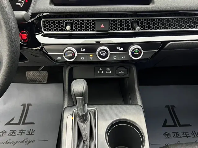 Honda Civic — Фото автомобиля 12