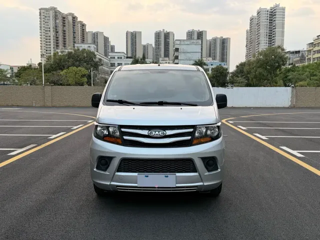 JAC Refine M3 — Фото автомобиля 2