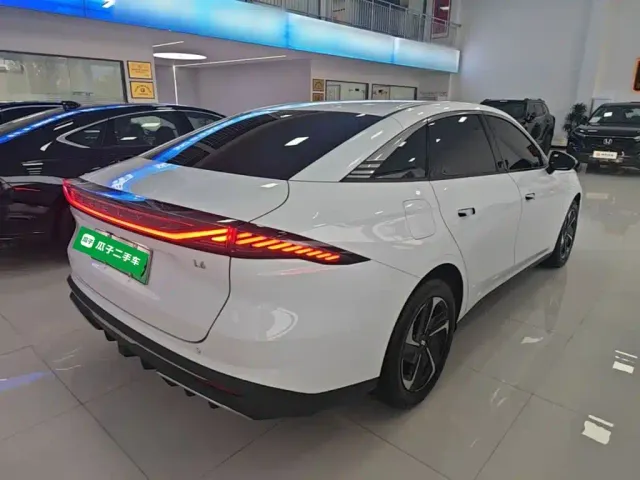 Geely Galaxy L6 — Фото автомобиля 6