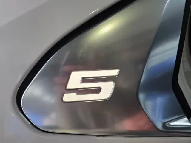BMW 5 Series — Фото автомобиля 25