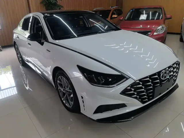 Hyundai Sonata — Фото автомобиля 3