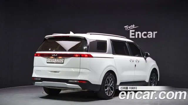 Kia Canival — Фото автомобиля 2
