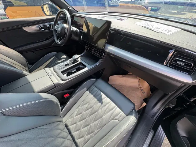 GAC Trumpchi GS8 — Фото автомобиля 20