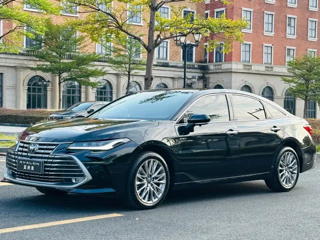 Фотография автомобиля — Toyota Avalon