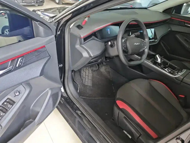 Dongfeng Yixuan MAX — Фото автомобиля 11