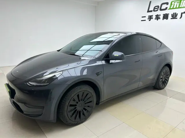 Фотография автомобиля — Tesla Model Y
