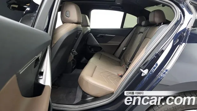 BMW 5 Series — Фото автомобиля 18