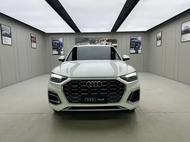 Audi Q5L — Фото автомобиля 3