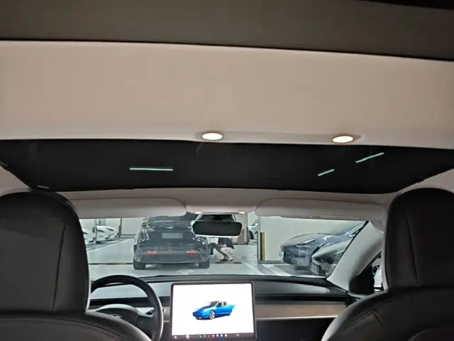 Tesla Model 3 — Фото автомобиля 17