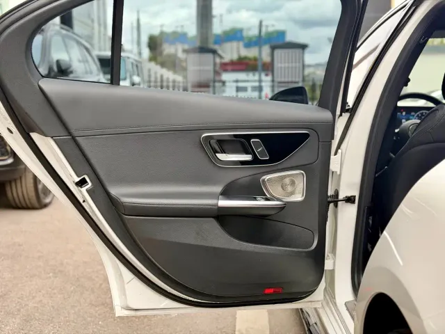 Mercedes-Benz C-Class — Фото автомобиля 13