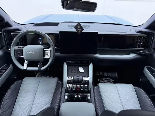 BYD FangChengBao Leopard 5 — Фото автомобиля 5