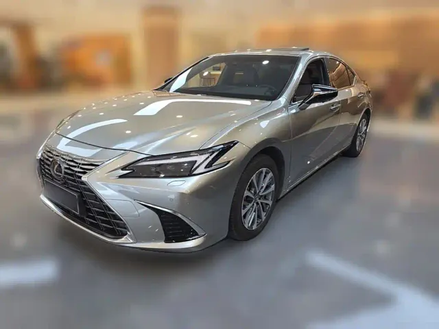 Фотография автомобиля — Lexus ES
