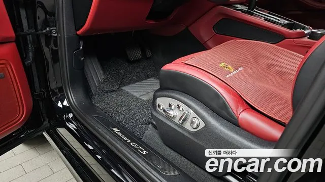 Porsche Macan — Фото автомобиля 30