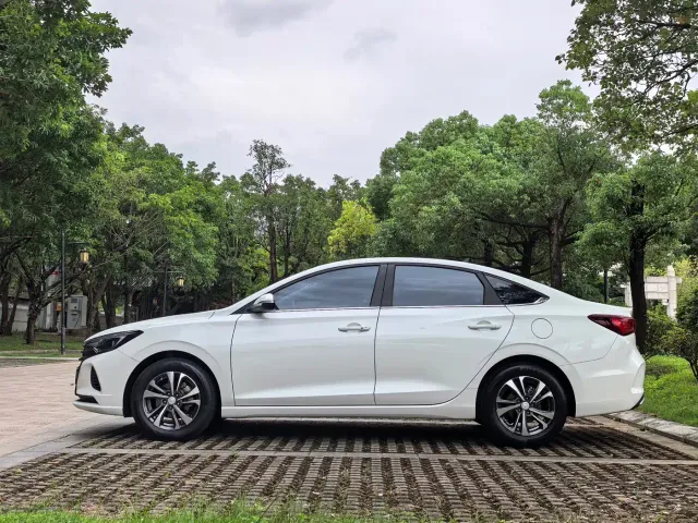 Changan Eado — Фото автомобиля 7