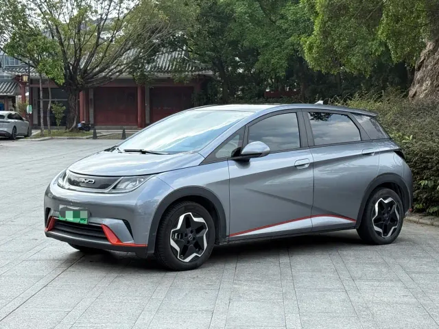 Фотография автомобиля — BYD Dolphin