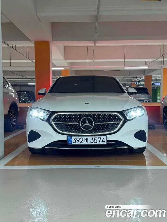 Mercedes-Benz E-Class — Фото автомобиля 2