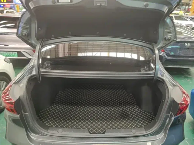 Changan Eado — Фото автомобиля 18