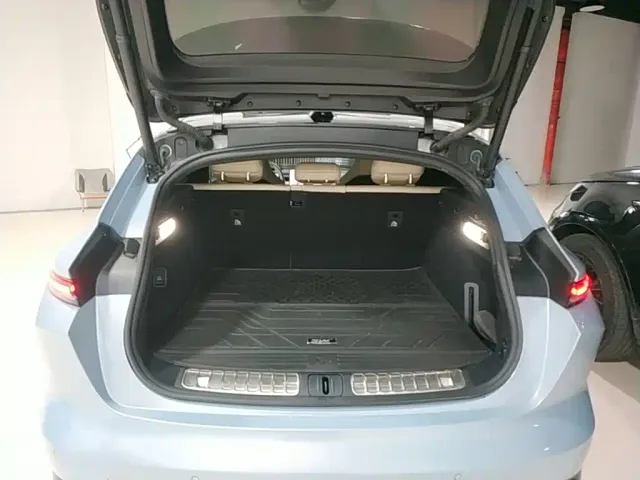 Nio ET5 Touring — Фото автомобиля 18