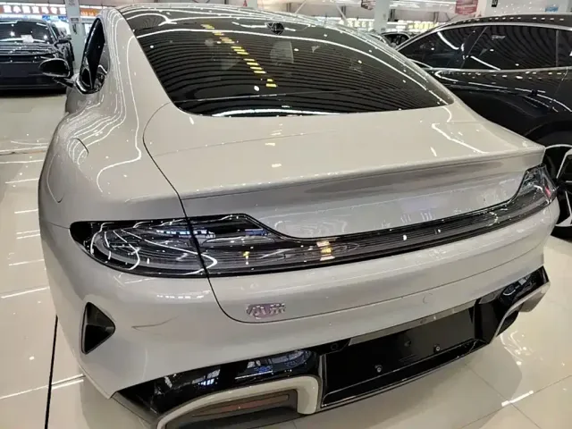 Xiaomi SU7 — Фото автомобиля 5