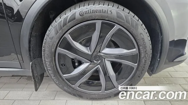 Tesla Model X — Фото автомобиля 20