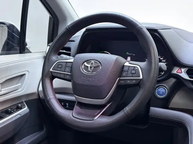 Toyota Granvia — Фото автомобиля 16