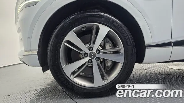 Genesis GV80 2.5T Бензин AWD — Фото автомобиля 5