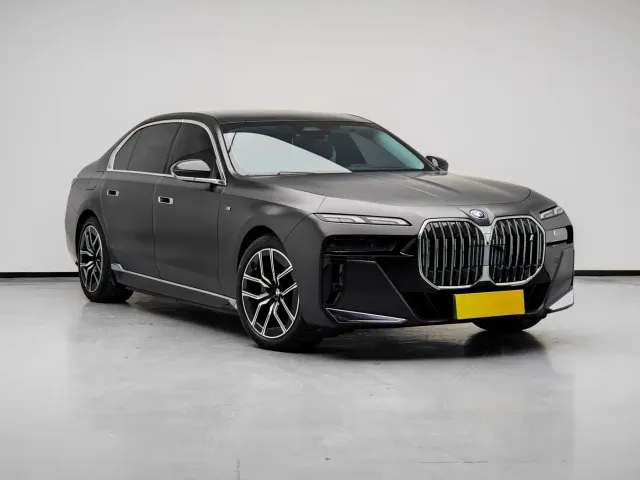 BMW i7 — Фото автомобиля 5