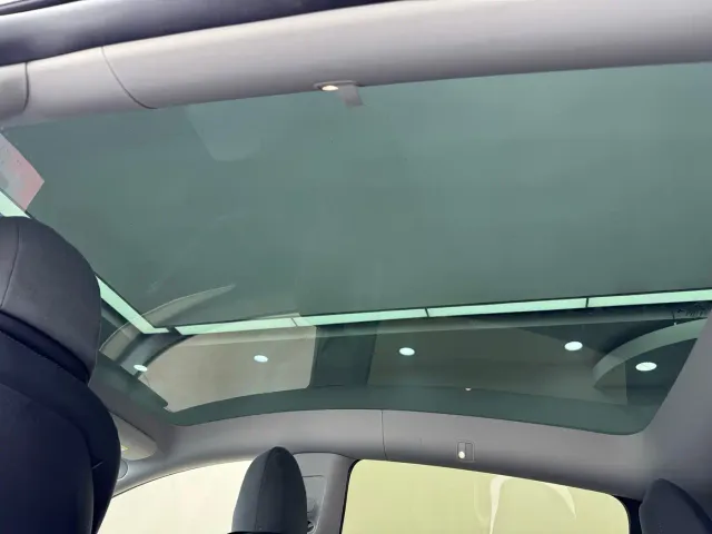 Tesla Model Y — Фото автомобиля 19
