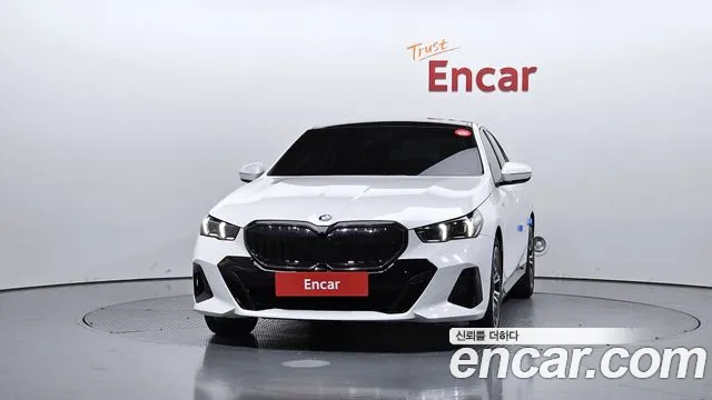BMW 5 Series G60 — Фото автомобиля 3