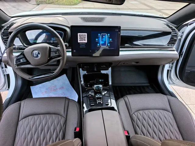 BYD Han — Фото автомобиля 11