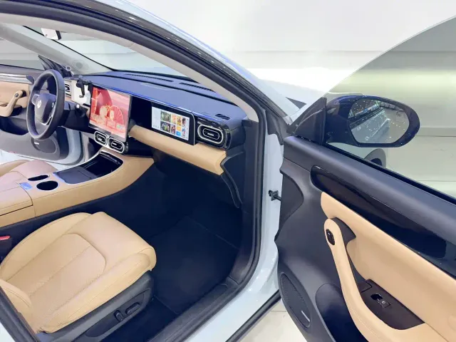 Leapmotor C11 — Фото автомобиля 12