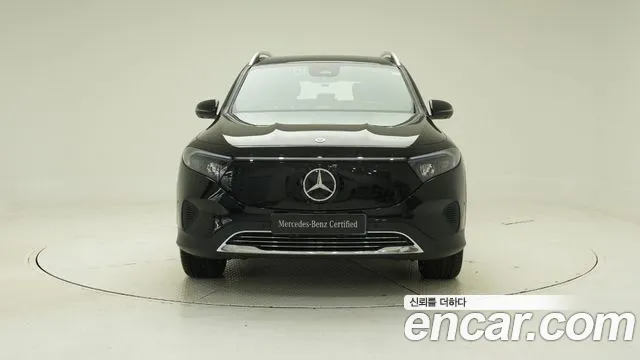 Mercedes-Benz EQB — Фото автомобиля 3