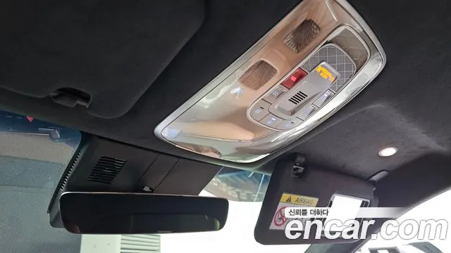 Genesis GV70 — Фото автомобиля 25