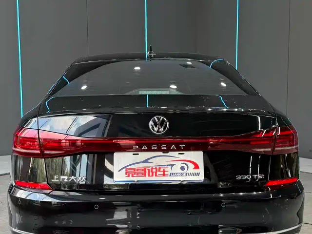 Volkswagen Passat — Фото автомобиля 7
