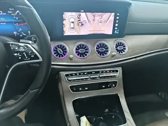 Mercedes-Benz E-Class — Фото автомобиля 12