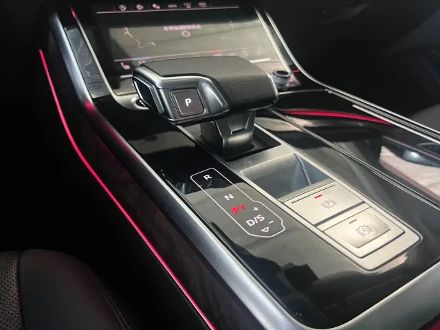Audi Q8 — Фото автомобиля 14
