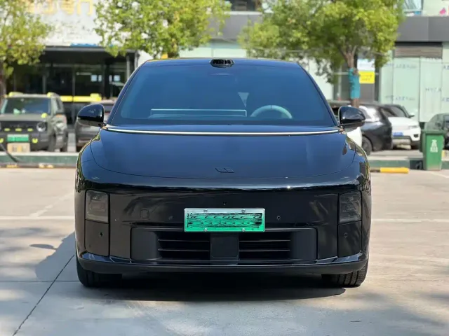Li Auto i6 — Фото автомобиля 2