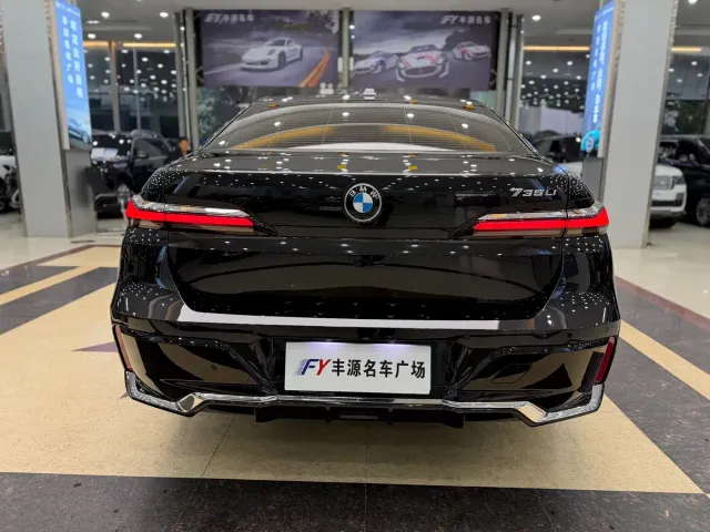 BMW 7 Series — Фото автомобиля 26