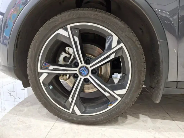 BYD Tang — Фото автомобиля 15