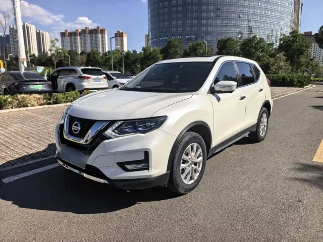 Фотография автомобиля — Nissan X-Trail