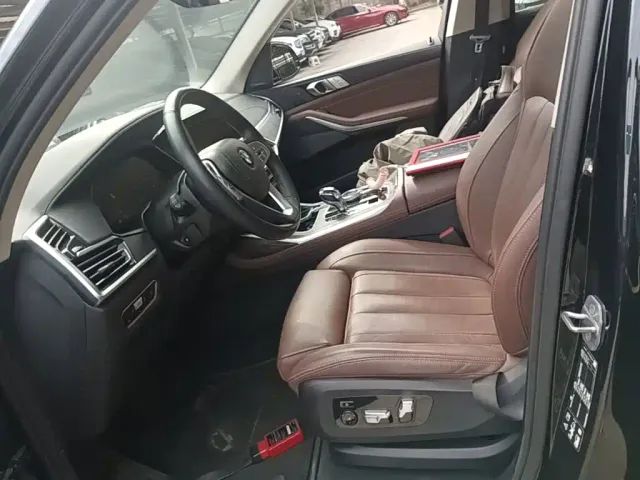 BMW X7 — Фото автомобиля 14