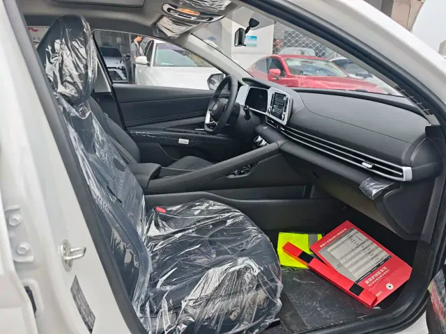 Hyundai Elantra — Фото автомобиля 11
