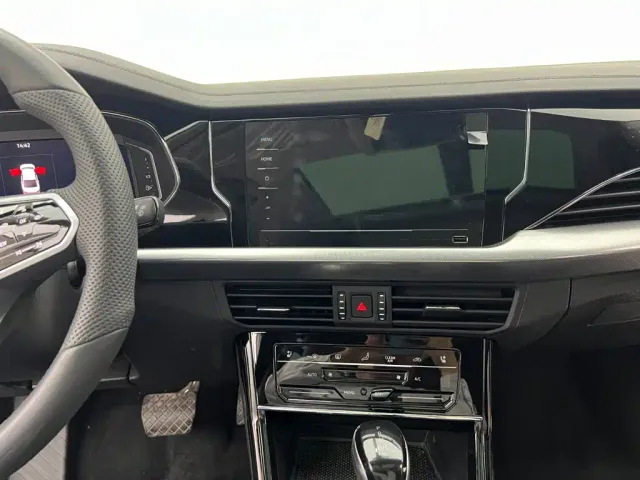 Volkswagen Passat — Фото автомобиля 12