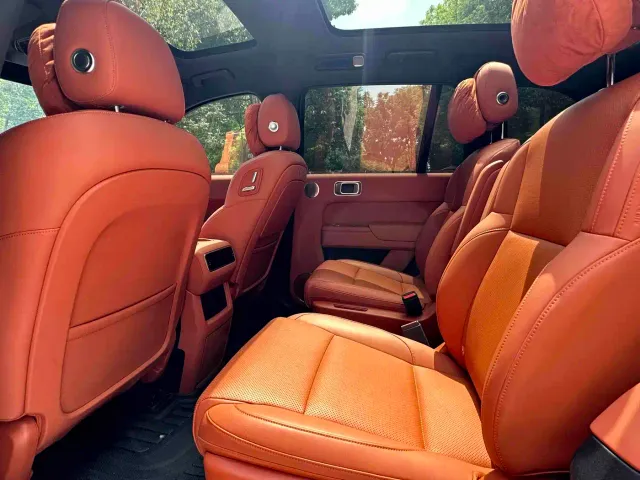 Li Auto L8 — Фото автомобиля 18