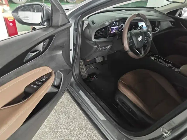 Buick Regal — Фото автомобиля 15